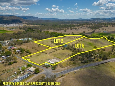31 Acres, 2 titles and minutes to Woodford township!