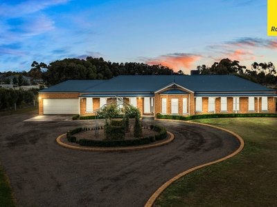 A FAMILY HAVEN WITH VIEWS ONE COULD ONLY DREAM OF ON OVER AN ACRE