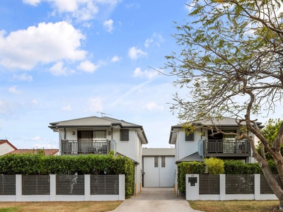 Beautiful Townhouse Close to Childcare, Parks and Kedron Brook