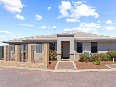 Perfectly positioned next to medical and public transport and offering above average townhouse living