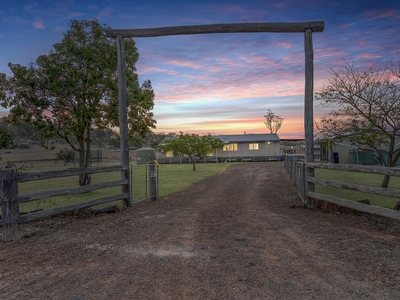 Rural Serenity and Spacious Living on 4.9 Acres in Laidley South