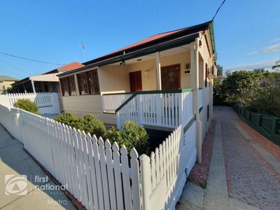 15 End Street highgate hill QLD 4101