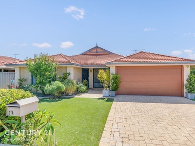 17 Dunlowe Loop, Warnbro WA 6169 - House For Sale