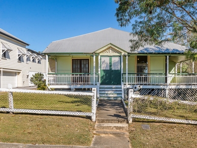 Ultimate Liveable Renovator on 810sqm North-South Block!