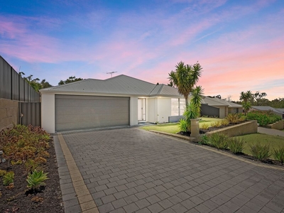 11 Sadler Circuit, Australind WA 6233 - House For Sale