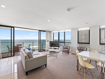 Luxury Beachfront Living: Modern 2 Bed, 2 Bath Apartment in Surfers Paradise