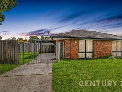 1/49 Taylor Street, Cranbourne, VIC 3977