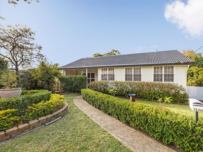 15 Taylor Crescent, Warners Bay, NSW 2282