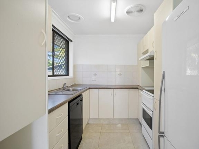 3 bedroom, Mermaid Waters QLD 4218