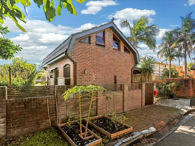The Cottage/90B Gipps Street, Drummoyne NSW 2047