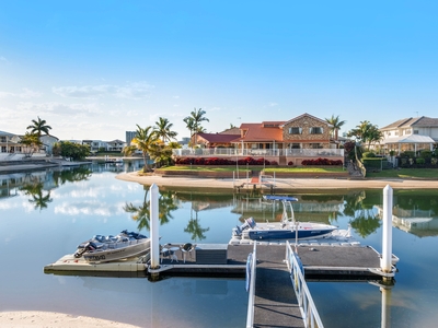 Exquisite Waterfront Living with Desired Northern Aspect!