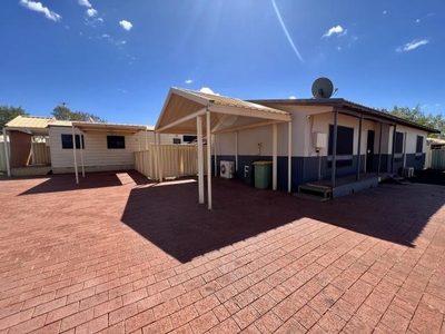 6 Bedroom Detached House Newman WA For Sale At 300000