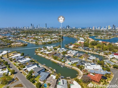 10 Cedar Place, Broadbeach Waters, QLD 4218