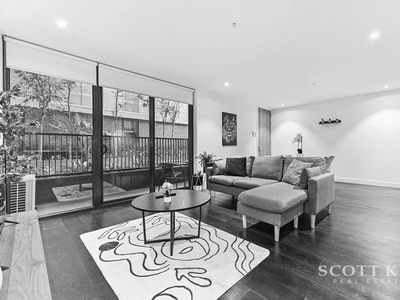 Exquisite 3-Bedroom townhouse-style apartment in the Heart of Collingwood: Where Heritage Meets Modern Luxury