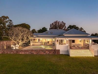 'Rocklea' – the Pinnacle of Picturesque Living in the Byron Bay Hinterland