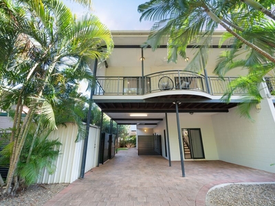 Welcome to Your Urban Oasis - A stunning 3 Bedroom Double Storey Townhouse on the City Fringe!