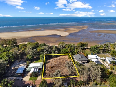 Double block consisting of 1600sqm of Absolute Beachfront Land: Build your Dream Beach House!