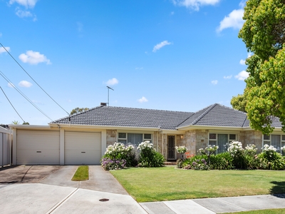 Beautiful Home Packed With Lifestyle Convenience Hits The Mark In This Sought-After Pocket