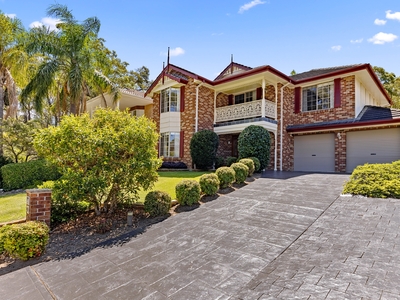 Beautifully Maintained Family Home!