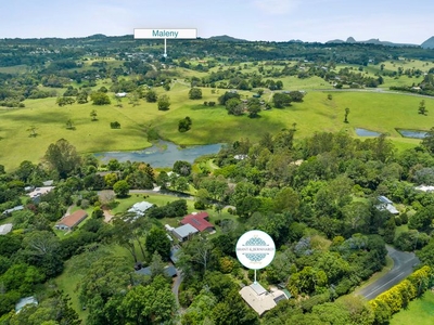 1 Lawrence Place, Maleny, QLD 4552
