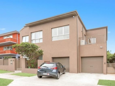 4 bedroom, Bondi Beach NSW 2026