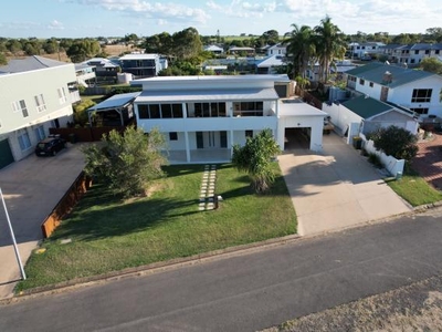 4 Bedroom Detached House Burnett Heads QLD For Sale At 1500000
