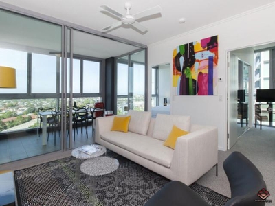 2 Bedroom Apartment Unit Hamilton QLD For Rent At 635