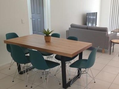 3 Bedroom Apartment Unit Urangan QLD For Rent At 650