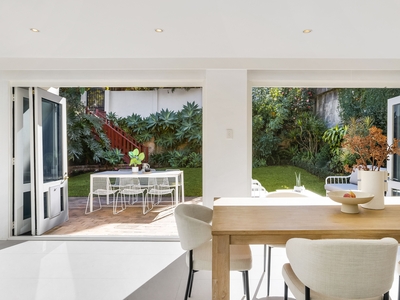 Family Haven With A North Facing Garden On The Coogee Border