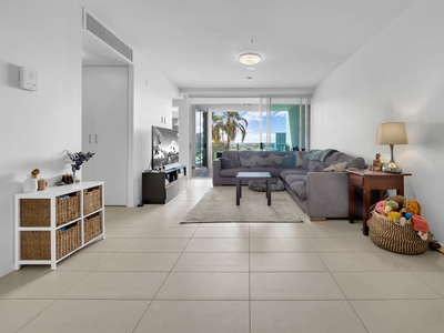 Welcome to the epitome of modern living in Kangaroo Point!