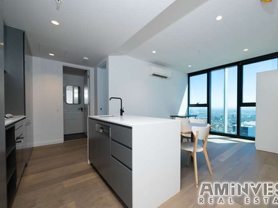 2 Bed 2 Bath high rise apartment, located in the heart of Melbourne CDB