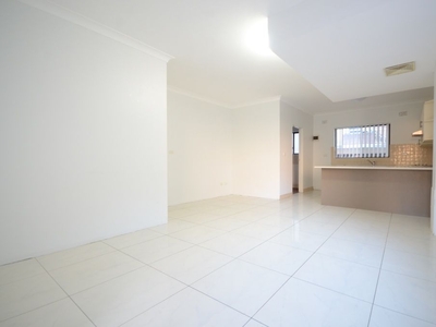 4/18-22 Hainsworth Street, Westmead NSW 2145 - Townhouse For Lease