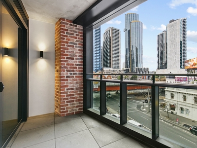 AUSTRALIAN LUXURY THAT FEELS LIKE HOME – IN THE HEART OF SOUTHBANK!