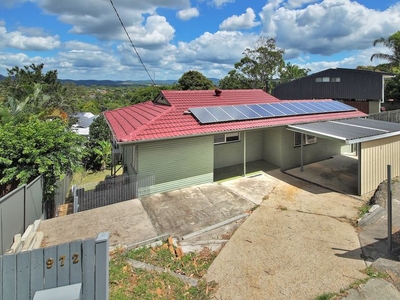 972 South Pine Road, Everton Hills, QLD 4053