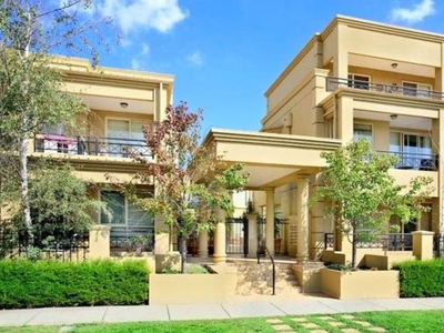 2 Bedroom Apartment Unit Caulfield North VIC For Sale At