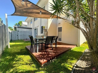 2 bedroom, Mermaid Waters QLD 4218