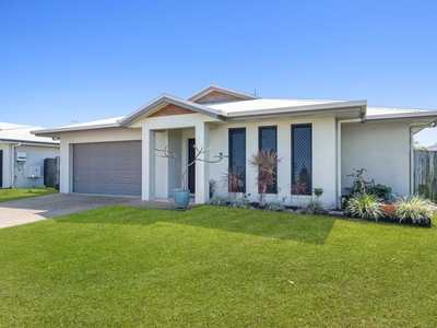 Spacious Family Haven in Shoal Point - Your Perfect Retreat