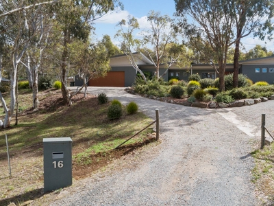 16 Hideaway Place BYWONG, NSW 2621