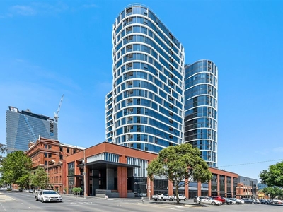 One Bedroom Apartment in The Heart of Melbourne CBD