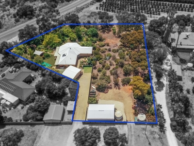 13 Ziegler Road waikerie SA 5330