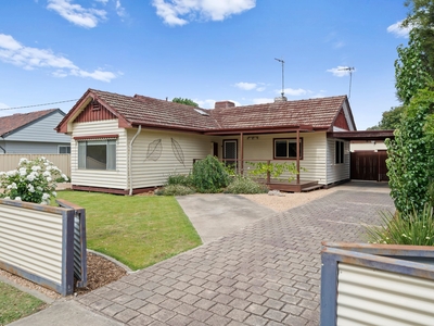 GORGEOUS WEATHERBOARD HOME WITH FANTSTIC EXTERNAL FEATURES!