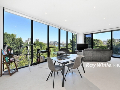 Waterfront luxury living in Ryde!