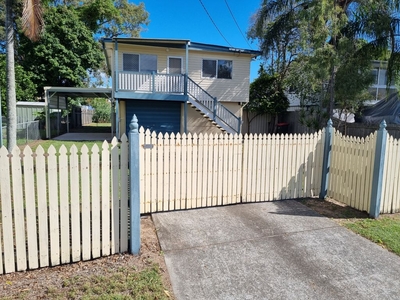 19 Wendy Crescent, Clontarf QLD 4019 - House For Lease