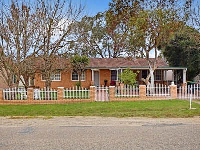 13 Chums Lane, Young, NSW 2594