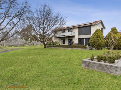 10 Heales Place, Curtin ACT 2605