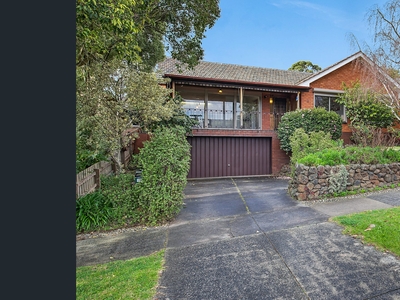 10 Mayfield Drive, Mount Waverley VIC 3149