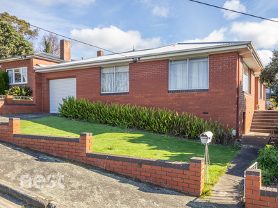 17 Minallo Avenue, West Hobart TAS 7000