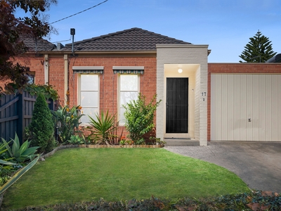 Low-Maintenance Living In The Heart Of Ashburton