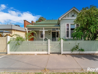 Victorian charmer on the doorstep of Bendigo CBD