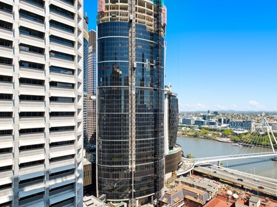 Extra Large 1 bedroom apartment across from The Queens Wharf Precinct